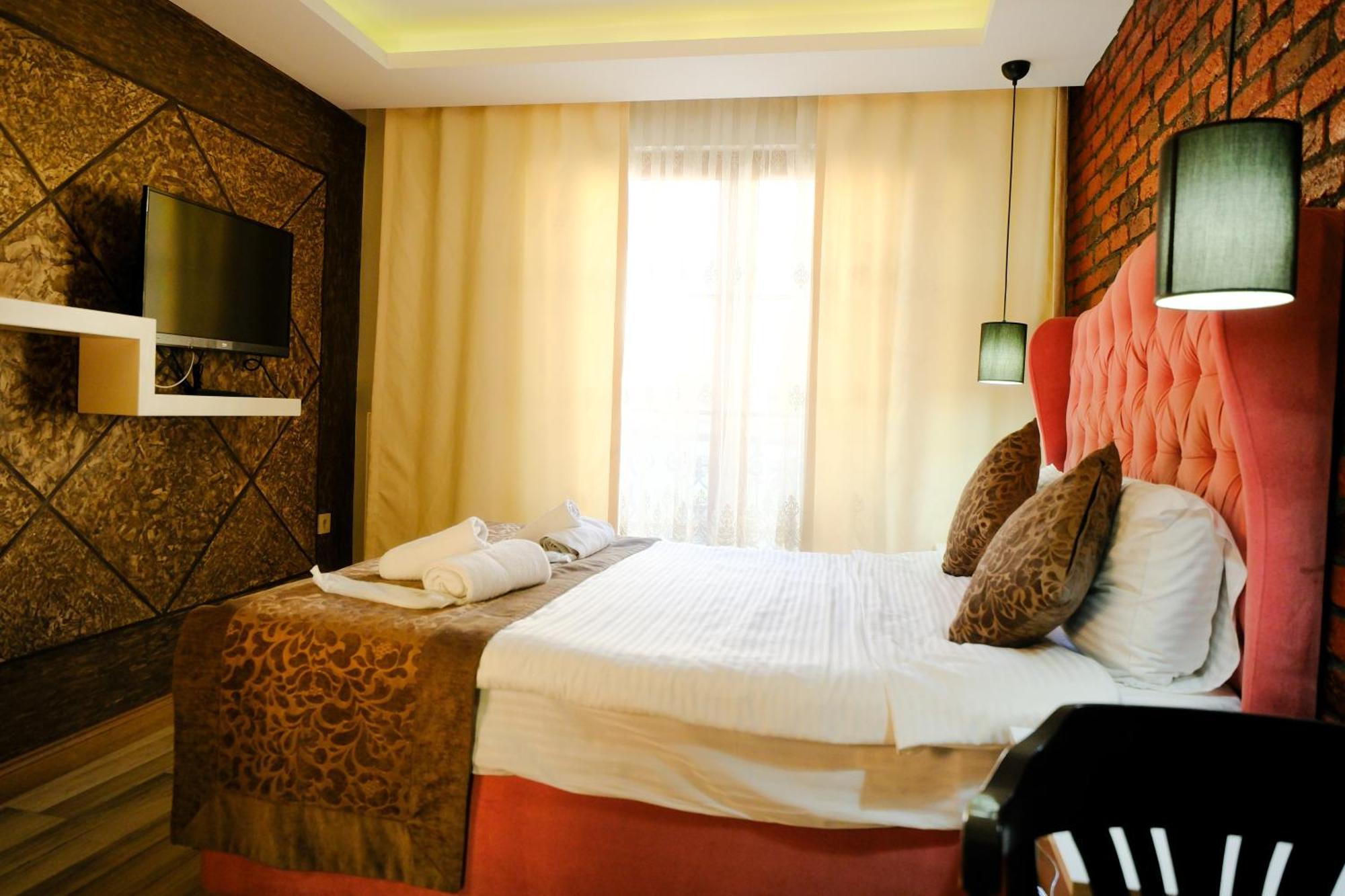 Taksim Celebi Suites Istanbul Exterior photo